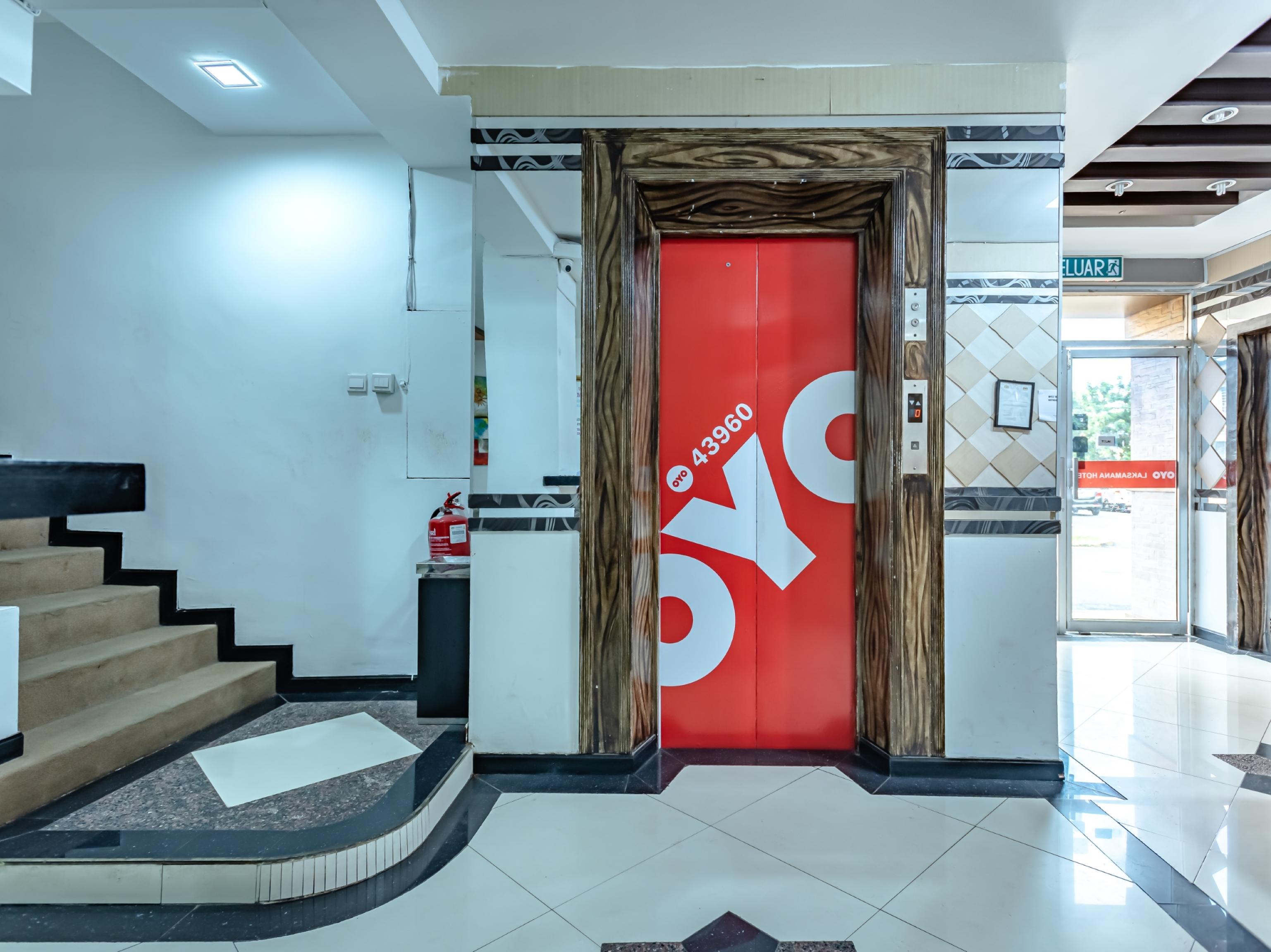 Oyo 43960 Laksamana Executive & Boutique Hotel Tawau Eksteriør bilde