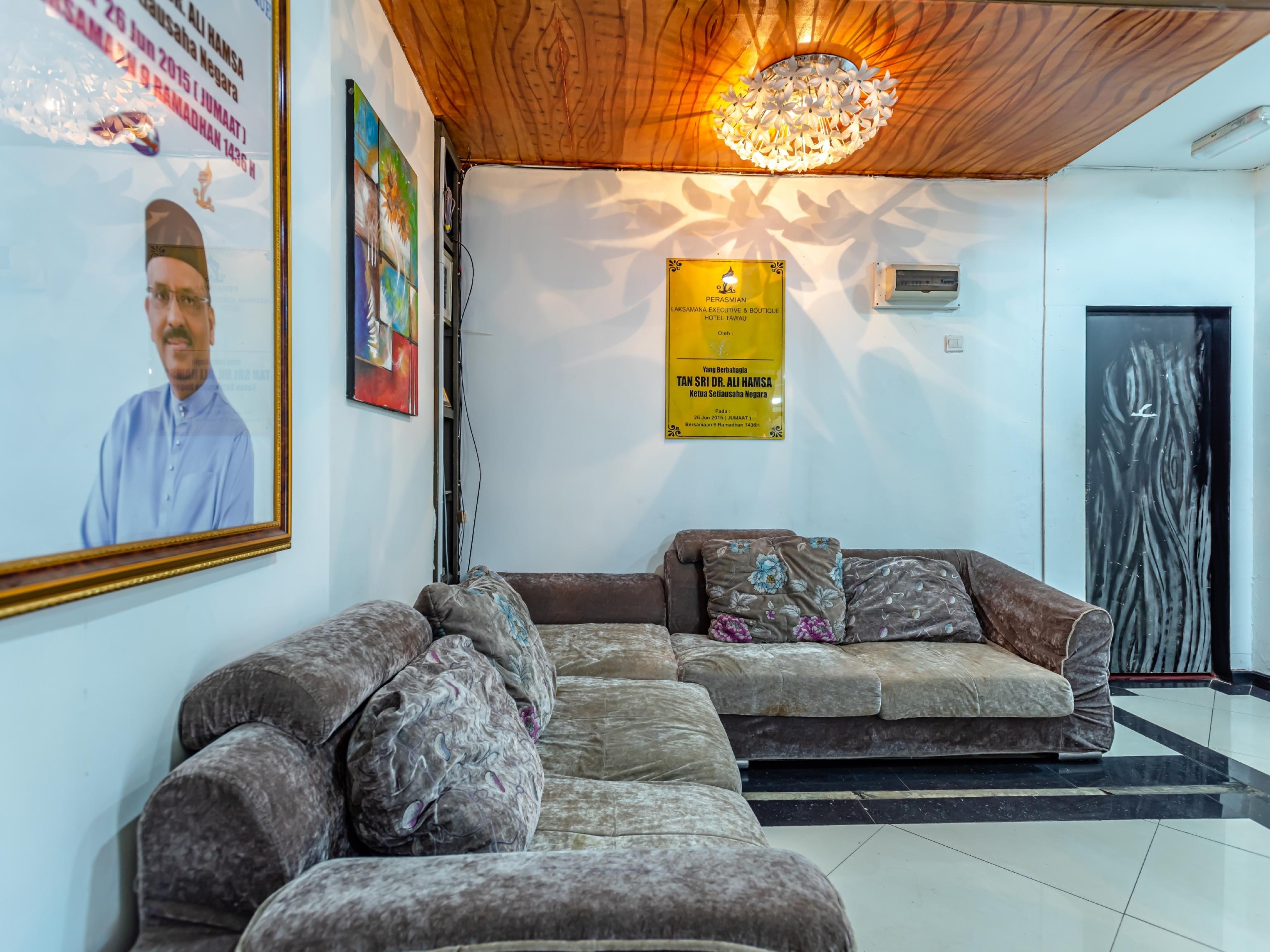 Oyo 43960 Laksamana Executive & Boutique Hotel Tawau Eksteriør bilde