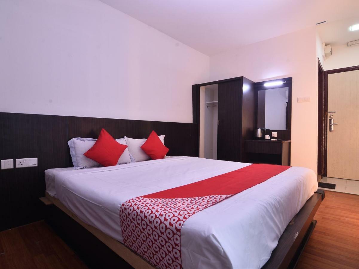 Oyo 43960 Laksamana Executive & Boutique Hotel Tawau Eksteriør bilde